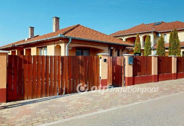 Eladó ikerház, Kisvárdán 48.5 M Ft, 2 szobás