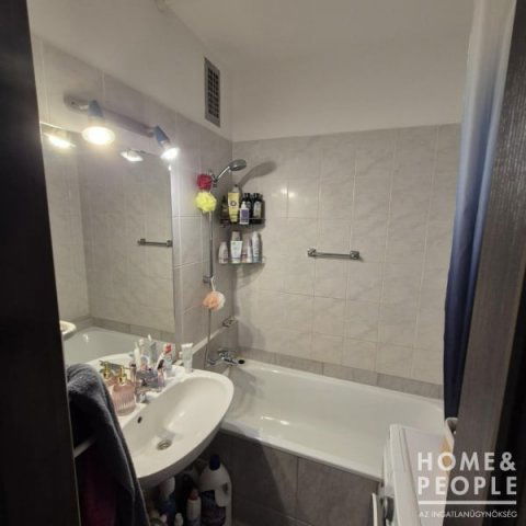 Eladó téglalakás, Szegeden 59 M Ft, 3 szobás