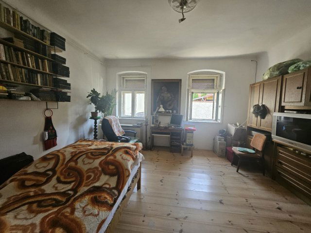 Eladó családi ház, Budapesten, XV. kerületben 31 M Ft, 1 szobás