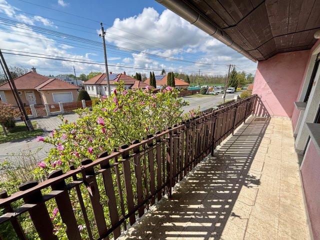 Eladó családi ház, Szombathelyen 66.9 M Ft, 6 szobás