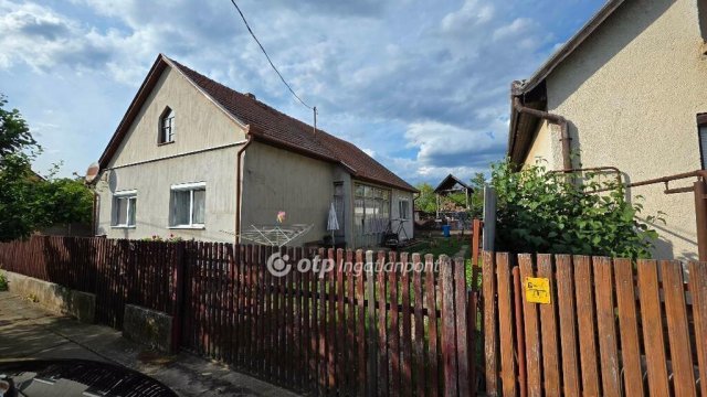 Eladó családi ház, Kabán 33.8 M Ft, 3 szobás