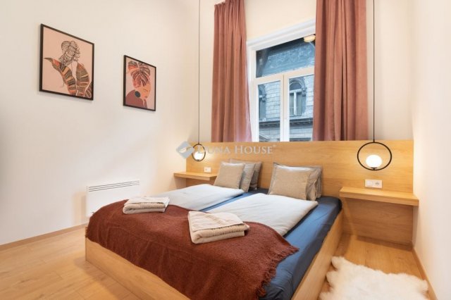 Eladó téglalakás, Budapesten, VII. kerületben 117 M Ft, 2 szobás