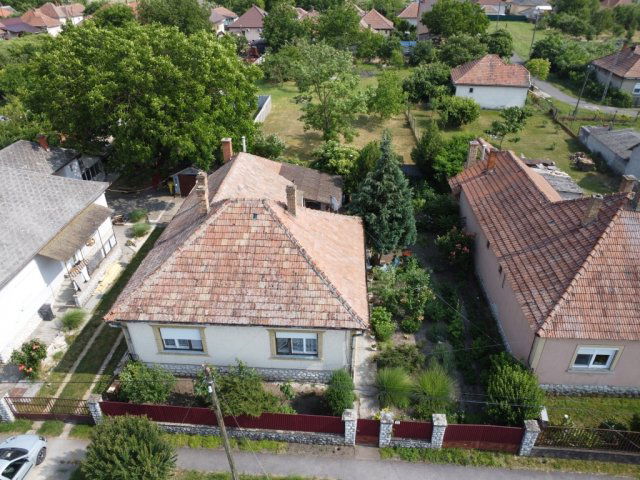 Eladó családi ház, Dormándon 25 M Ft, 3 szobás