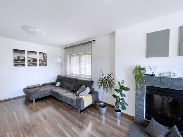 Eladó családi ház, Budaörsön 265 M Ft, 4+1 szobás