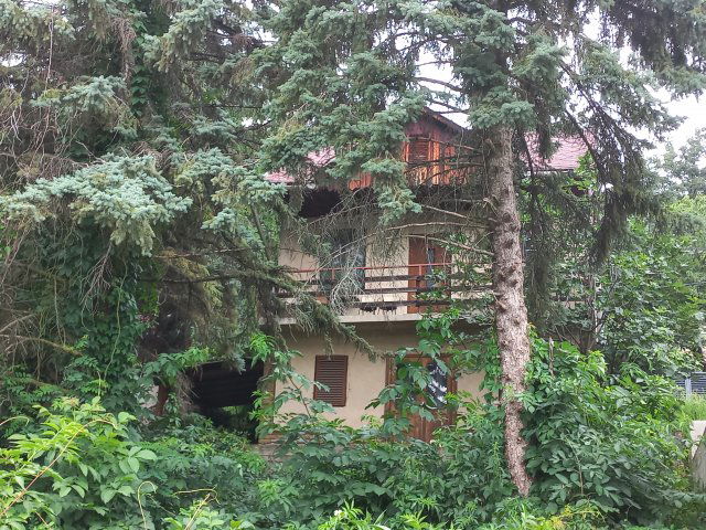 Eladó nyaraló, Kesztölcön, Gertrúd utcában 25.5 M Ft
