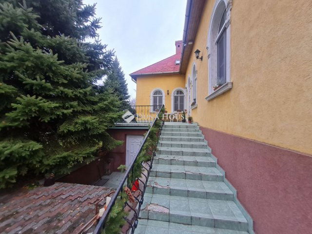 Eladó téglalakás, Badacsonytomajon 59.9 M Ft, 4 szobás