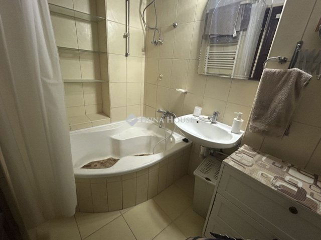 Eladó családi ház, Székesfehérvárott 71.99 M Ft, 6 szobás