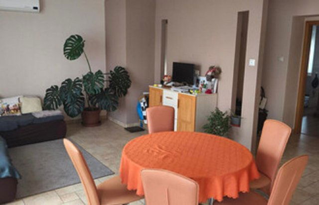 Eladó családi ház, Szegeden 155 M Ft, 4 szobás