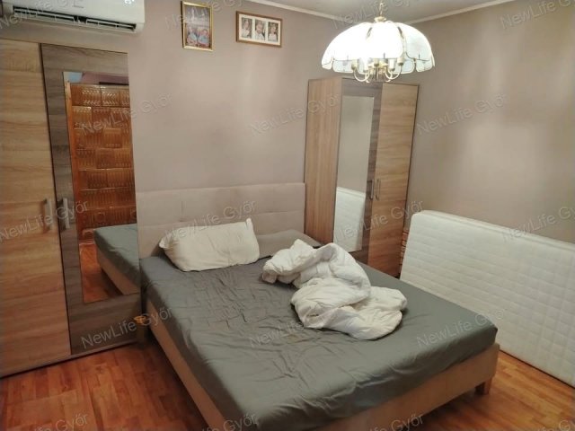 Eladó családi ház, Győrött 29 M Ft, 2 szobás