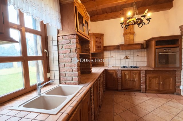 Eladó családi ház, Szilvásváradon 104.9 M Ft, 5 szobás