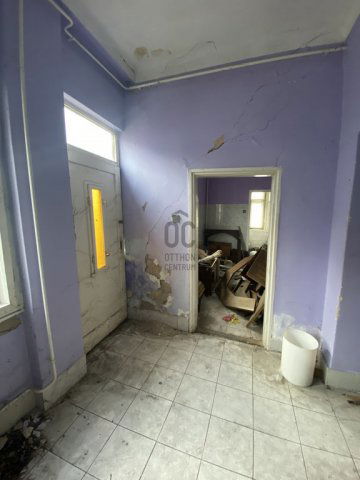 Eladó téglalakás, Cegléden 30.9 M Ft, 6 szobás