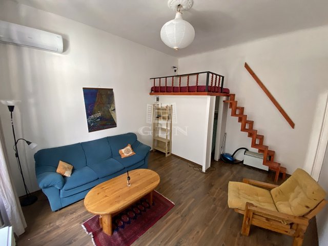 Eladó téglalakás, Budapesten, VI. kerületben 76 M Ft, 2 szobás