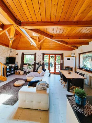 Eladó családi ház, Esztergomban, Kincses utcában 105 M Ft