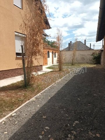 Kiadó családi ház, albérlet, Mohácson 350 E Ft / hó, 5 szobás