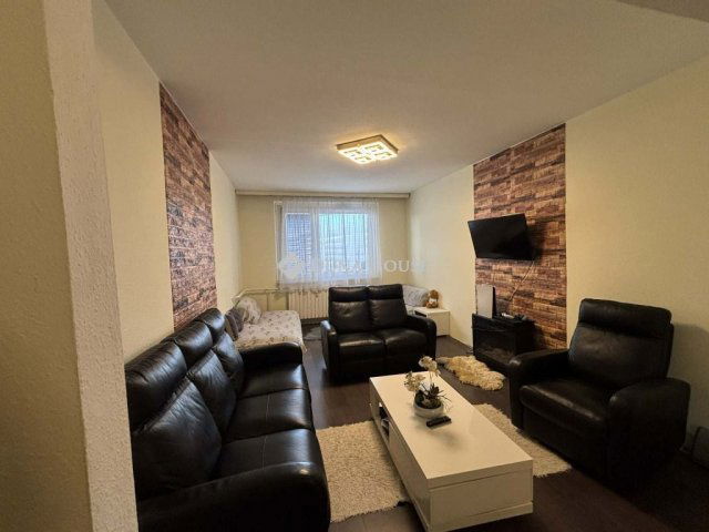 Eladó panellakás, Győrött 51.9 M Ft, 2 szobás