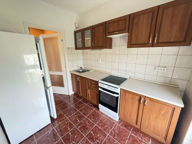 Kiadó panellakás, albérlet, Pakson 130 E Ft / hó, 2 szobás