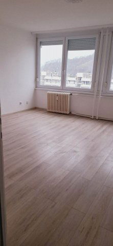 Eladó panellakás, Salgótarjánban 22.5 M Ft, 1+1 szobás