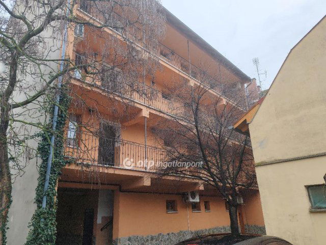 Eladó sorház, Szolnokon 505.9 M Ft, 16 szobás