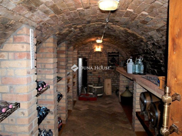 Eladó családi ház, Dunaszekcsőn 72.39 M Ft, 6 szobás