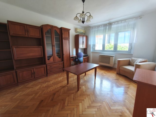 Kiadó téglalakás, albérlet, Pécsett 170 E Ft / hó, 2 szobás
