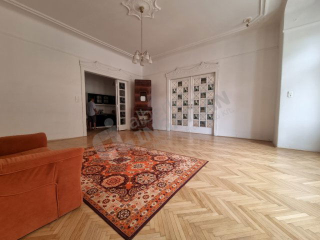 Kiadó téglalakás, albérlet, Budapesten, V. kerületben, 3 szobás