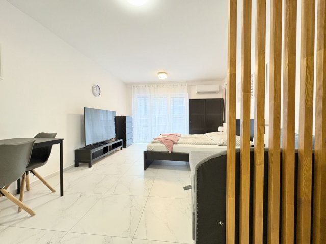 Eladó téglalakás, Debrecenben 76 M Ft, 1 szobás