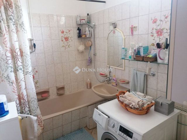 Eladó családi ház, Siklóson 115 M Ft, 3 szobás