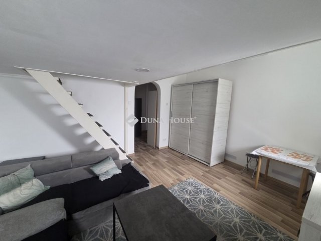 Eladó téglalakás, Budapesten, IV. kerületben 49.5 M Ft, 1 szobás