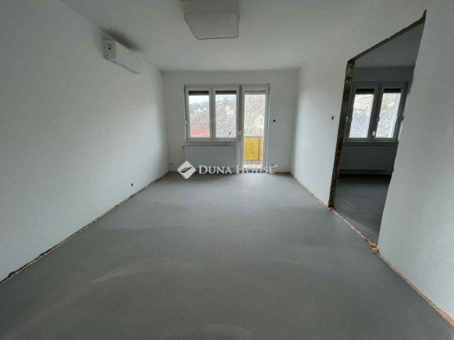 Eladó téglalakás, Balatonalmádiban 84.9 M Ft, 3 szobás