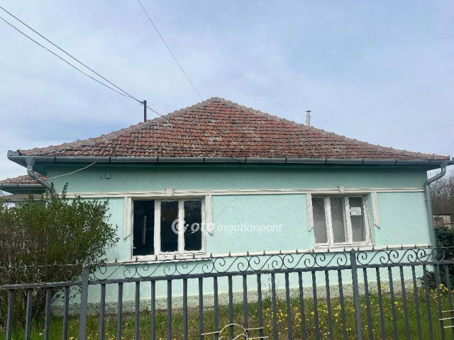 Eladó családi ház, Újszilváson 23.9 M Ft, 2 szobás