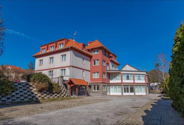 Eladó ipari ingatlan, Hévízen 758.19 M Ft, 16+16 szobás