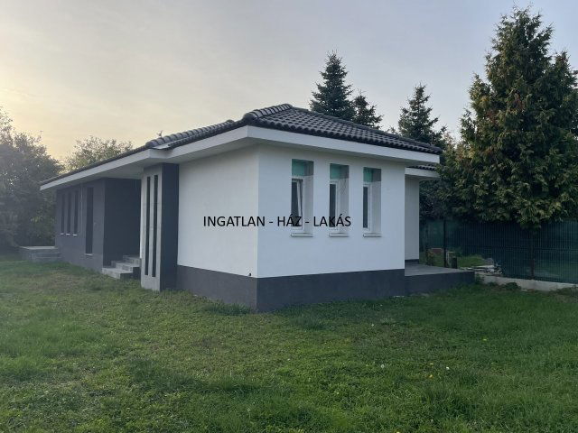Eladó családi ház, Siófokon 110 M Ft, 4 szobás