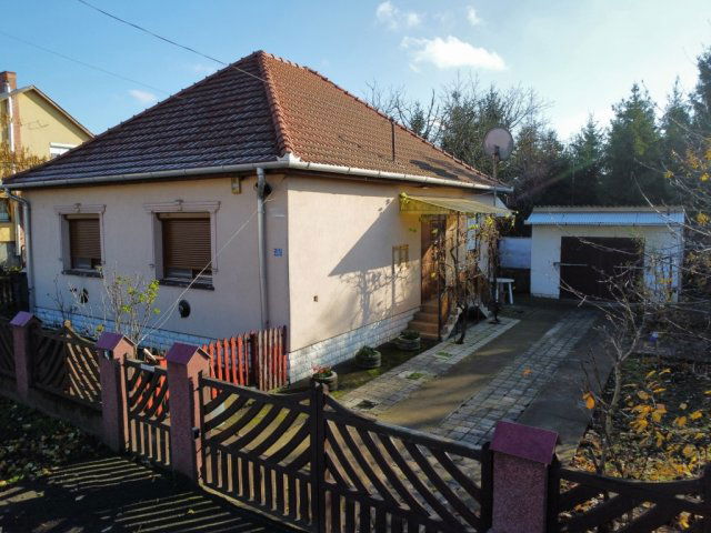 Eladó családi ház, Hevesen 28.5 M Ft, 2+1 szobás