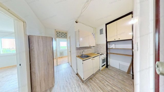 Eladó panellakás, Ajkán, Kohász utcában 28.5 M Ft, 1+1 szobás