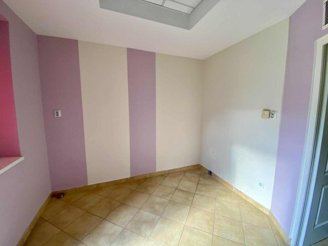 Eladó üzlethelyiség, Nyíregyházán 42 M Ft, 2 szobás