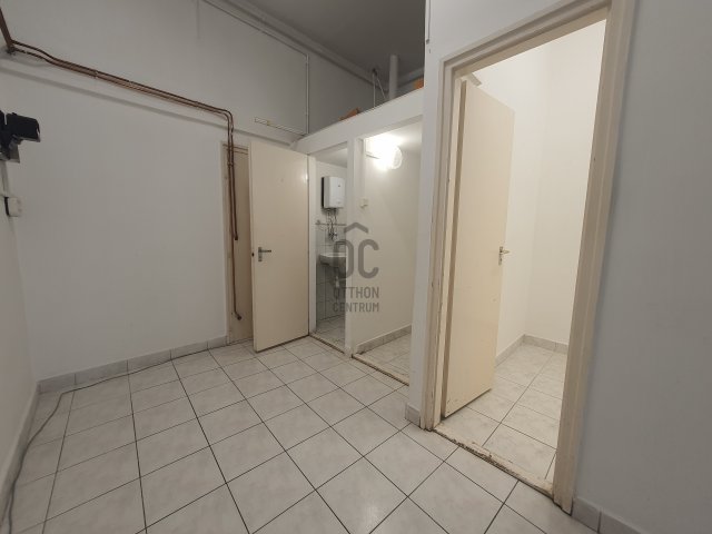 Eladó üzlethelyiség, Gyöngyösön 199 M Ft
