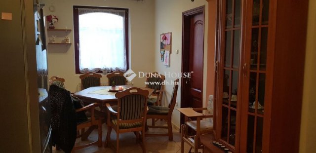 Eladó családi ház, Pócsmegyeren 79 M Ft, 5 szobás