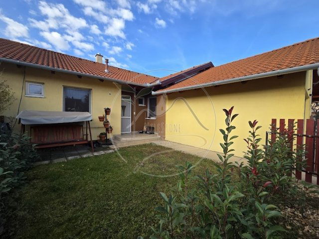 Eladó téglalakás, Gyulán 63.99 M Ft, 4 szobás