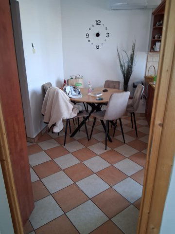 Eladó panellakás, Debrecenben 57.9 M Ft, 3+2 szobás