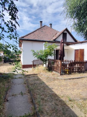 Eladó családi ház, Tápióságon 35 M Ft, 2+1 szobás
