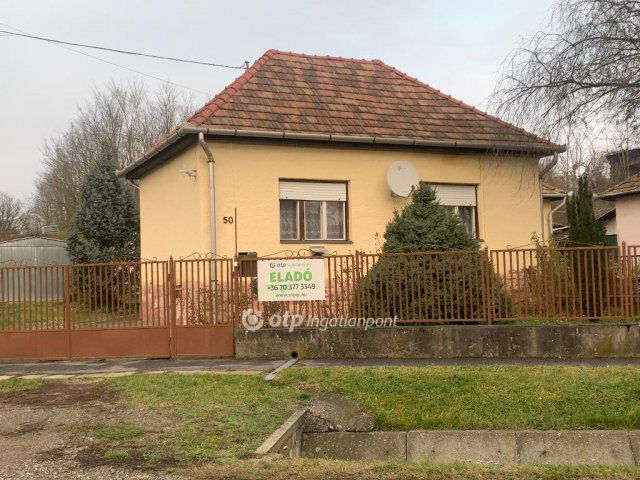 Eladó családi ház, Pétervásárán 15.3 M Ft, 3 szobás