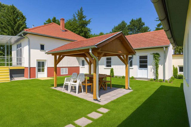 Eladó családi ház, Balatonföldváron 57.8 M Ft, 3 szobás