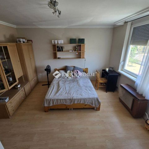 Eladó téglalakás, Kecskeméten 34.99 M Ft, 2 szobás