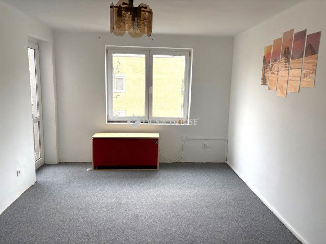 Eladó téglalakás, Esztergomban, Irinyi János utcában 29.5 M Ft