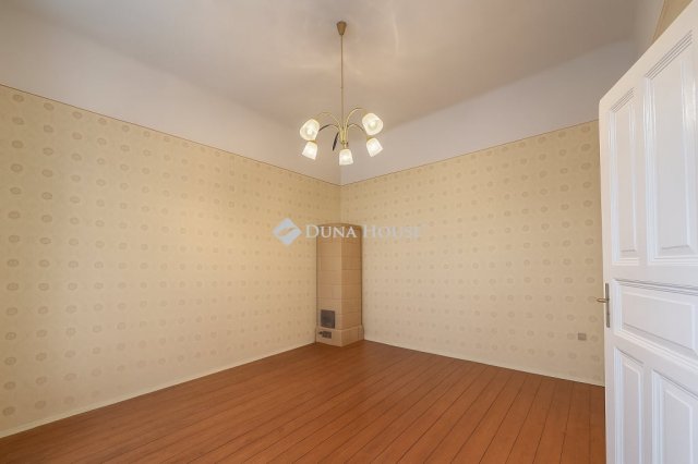 Eladó téglalakás, Budapesten, VI. kerületben 59.9 M Ft, 2 szobás