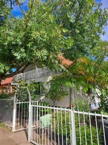 Eladó családi ház, Balatonudvariban 240 M Ft, 7 szobás