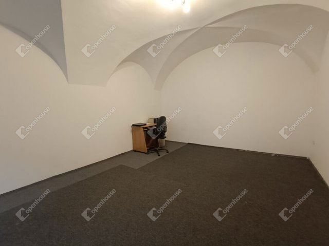 Eladó téglalakás, Sopronban 32 M Ft, 1 szobás