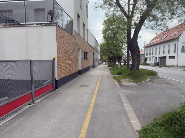 Kiadó garázs, Pécsett, Szigeti úton 30 E Ft / hó