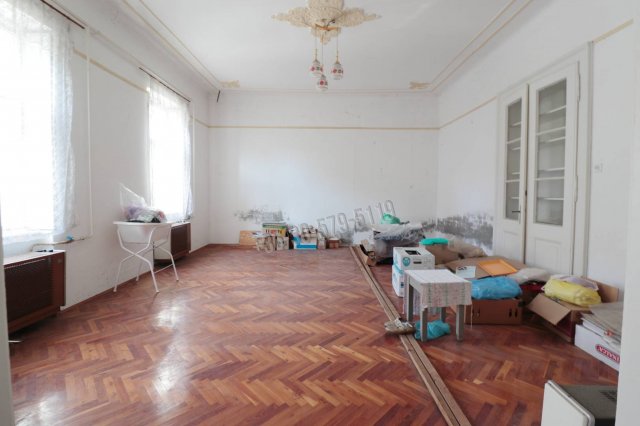Eladó családi ház, Orosházán 11 M Ft, 2 szobás