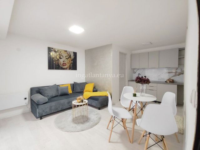 Eladó iroda, Budapesten, III. kerületben 30 M Ft, 1 szobás